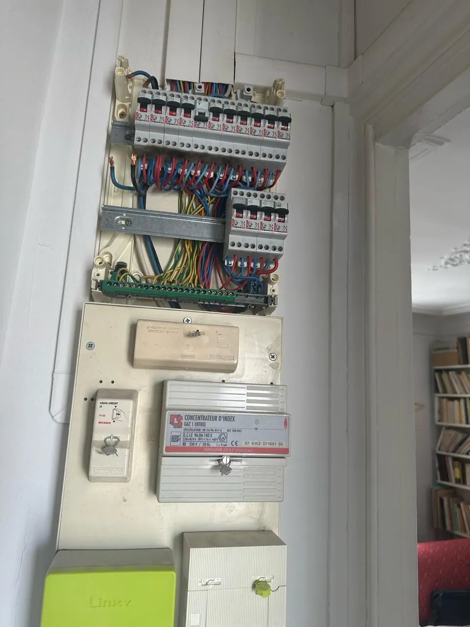 Tableau Legrand avec compteur Linky et concentrateur EDF