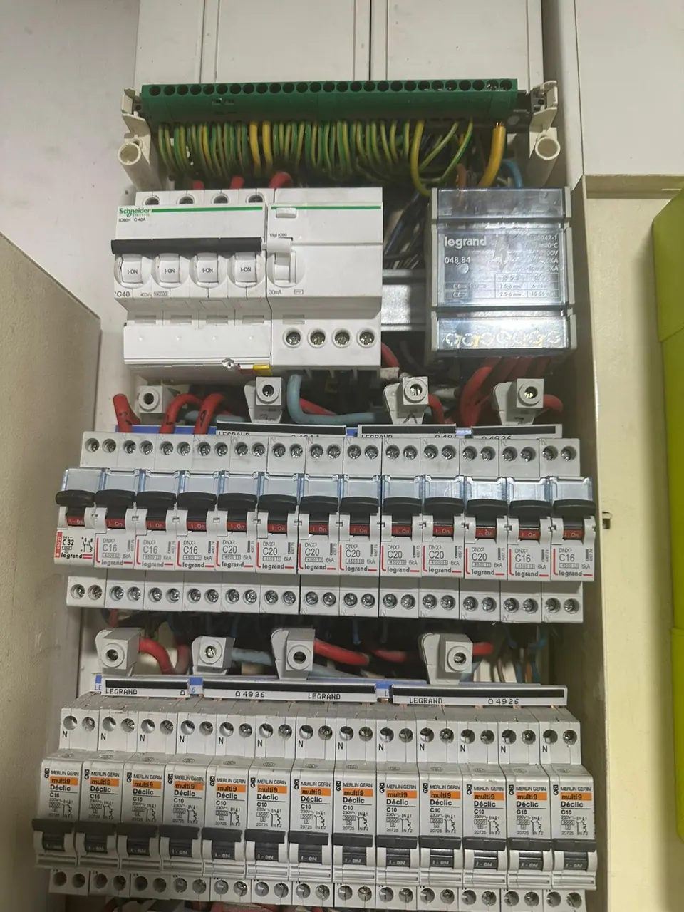 Tableau Legrand DNX3 avec bornier de terre en partie haute